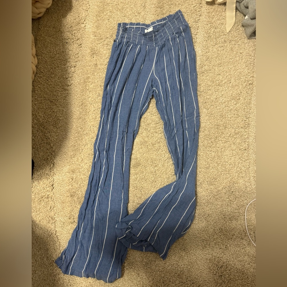 Flowy dressy pants that are comfortable for the beach, or light summer day!